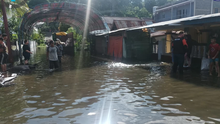 Seratusan Warga Mengungsi Akibat Banjir dan Longsor di Bitung, BNPB Berikan Bantuan Darurat