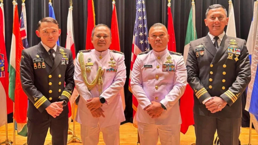 Tiga Perwira TNI AL Lulus dari Marine Corps University Amerika Serikat