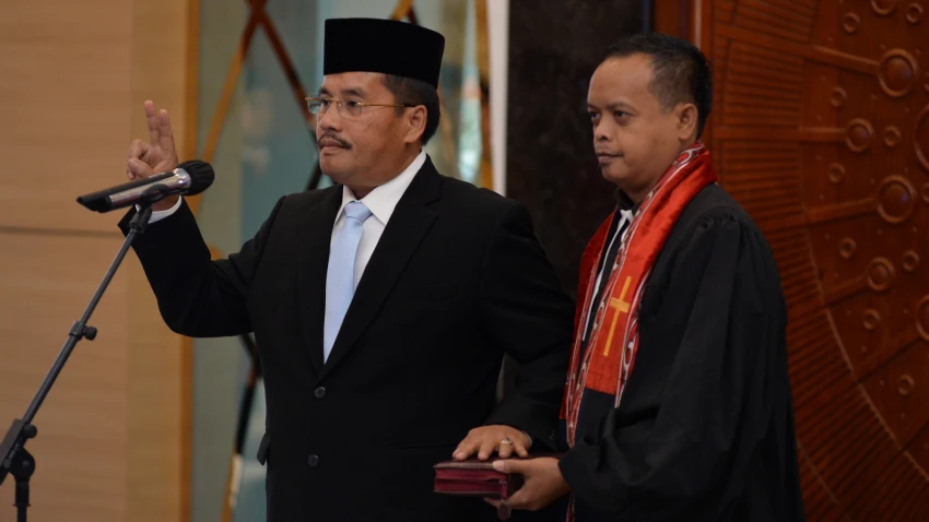 Bobby Nasution Lantik Togap Simangunsong Jadi Sekda Sumut di Bandara Kualanamu