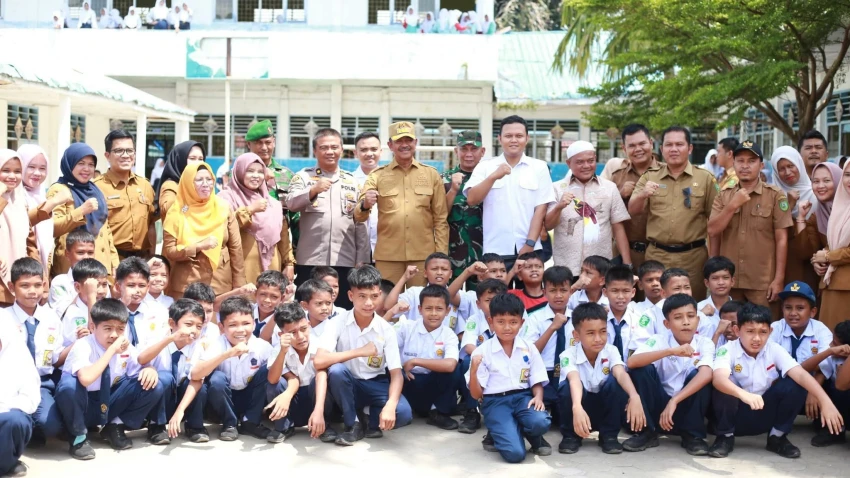 Pantau Pendistribusian MBG Yayasan SPS, Bupati Seb